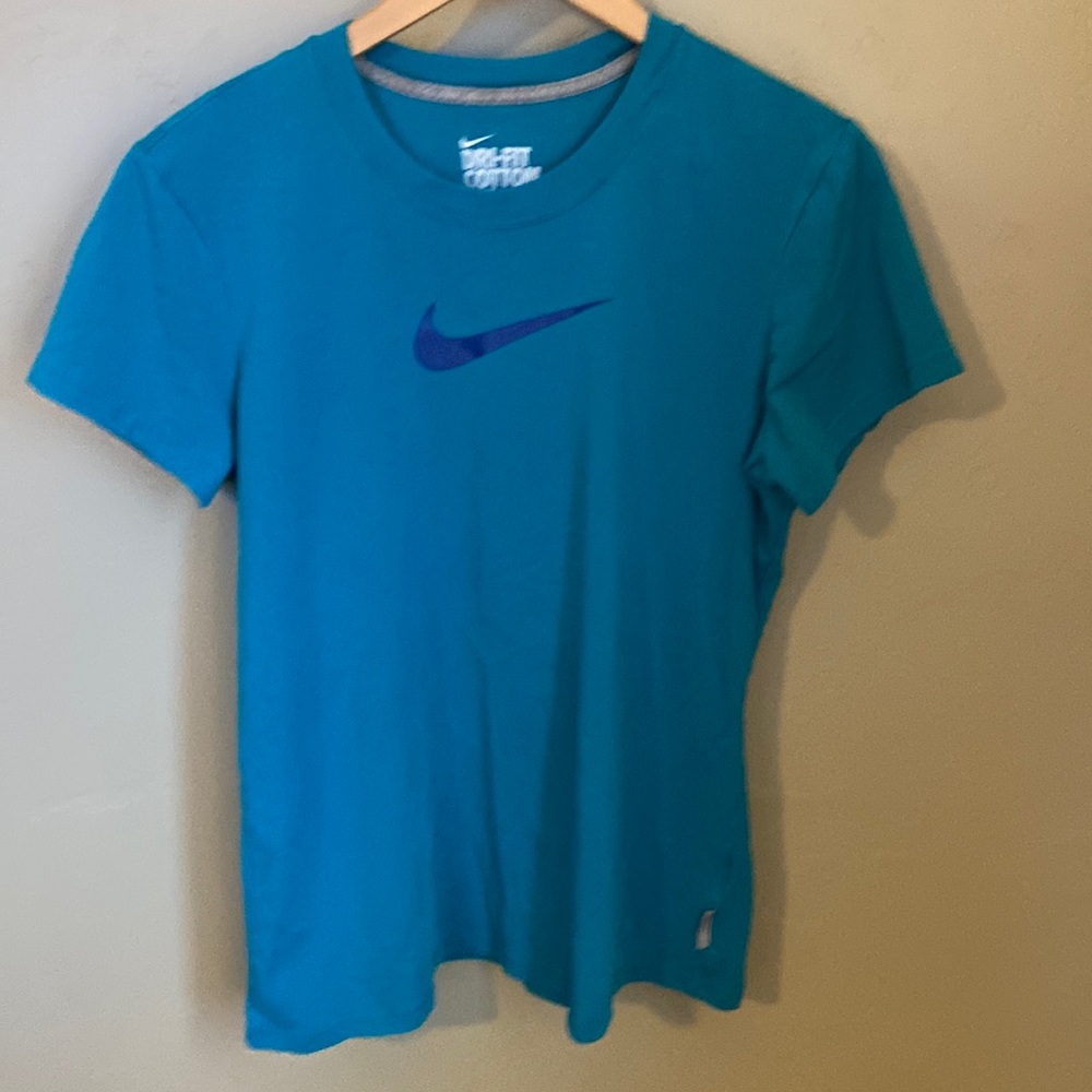 Used, good condition Nike Women’s Dri-Fit T-shirt, size Large